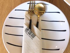 -ZING COFFEE 镜咖啡