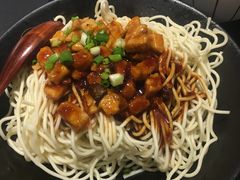 辣肉凉面-贡梅老面馆·蟹粉面·无锡特色小吃(南长街主推店)