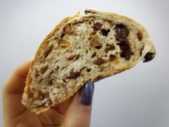 肉桂杂莓干法包-PAPER STONE BAKERY(天环店)