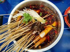 经典锅底-马路边边 传媒大学店