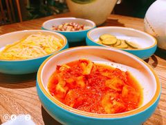 精品小菜-明洞阿姨·韩式酱蟹烤肉·创意料理(三元桥店)