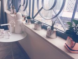 -SWANK SALON