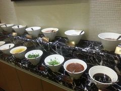 丰富的自助调料-许府牛杂·鲜牛肉火锅(梁溪万达店)