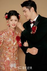 -现代经典婚纱摄影