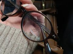 -爱视眸Eyeblling眼镜·依视路·蔡司镜片折扣店(百联南方商城购物中心)