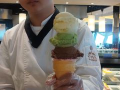 -中央电视塔旋转餐厅