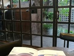 -莓园冰淇淋店