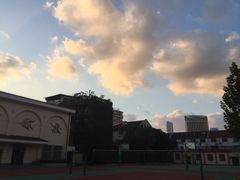 -上海市位育初级中学