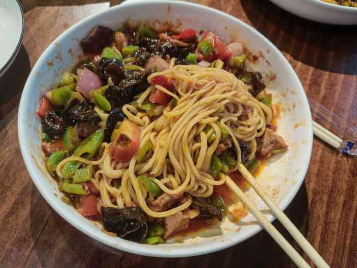 西北楼手抓-"这家店看着生意非常好,索性带老婆孩子进去.