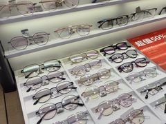 -爱视眸Eyeblling眼镜·依视路·蔡司镜片折扣店(百联南方商城购物中心)