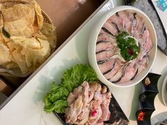 -洪氏嗨捞·广东猪肚鸡·椰子鸡火锅(西咸万象城店)