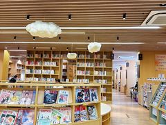 -漕河泾街道图书馆(漕河泾社区文化活动中心店)