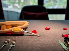 -弦月窗LUNETTE BY AMANDA(复兴路店)