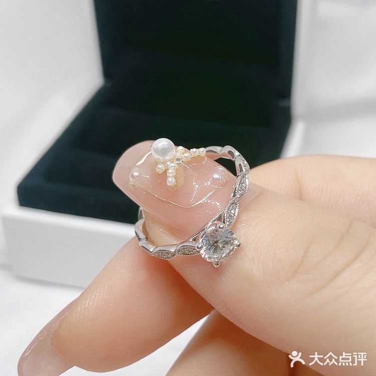 仙女们都喜欢的一款钻戒✨✨