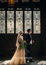 -雪中彩影婚纱摄影·微光艺术中心