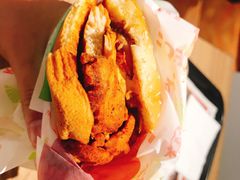 十三鲜小龙虾烤鸡堡T-肯德基(颛桥店)