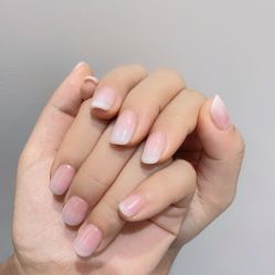-花岐款式专研健康美甲沙龙