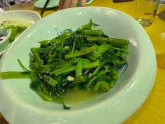-国庆鱼头鱼尾馆(盛世华庭店)