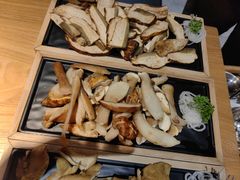 -一朵菌·野生菌探索家火锅(南亚店)