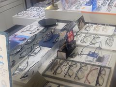 -视野联行眼镜•蔡司•依视路(温江店)