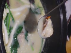 -洪氏嗨捞·广东猪肚鸡·椰子鸡火锅(西咸万象城店)