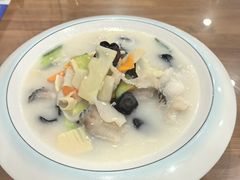 醋溜鱼片-春水锅贴·传统鲁菜(大明湖店)