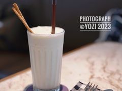 -ROAST coffee & eatery