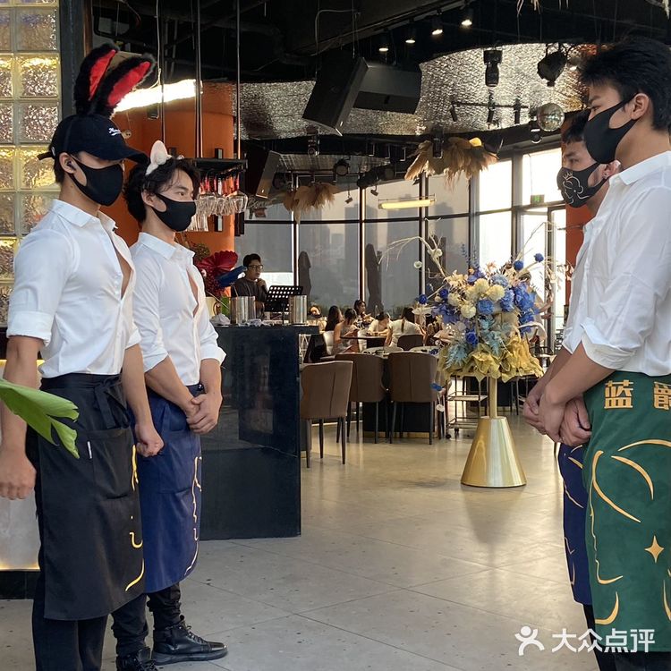 正装主题之夜,今天的快乐全是他给的💕