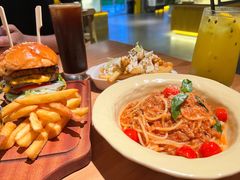 -三勾JJJ Burger&Coffee(梅溪湖店)