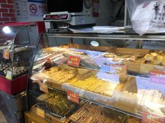 面包甜点陈列柜-宋记饼家(石门二路店)