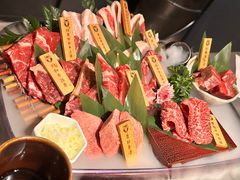 -铭牛烧肉·和牛海鲜自助(高新月牙湖店)