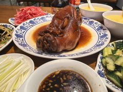 -老天桥酱肉烧饼夹肘子(天桥店)