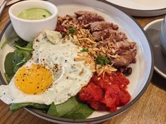 双重蛋白煎蛋牛肉烩番茄能量碗-wagas(暖山店)