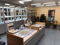 -无奔眼镜·蔡司·依视路授权店(马家堡店)