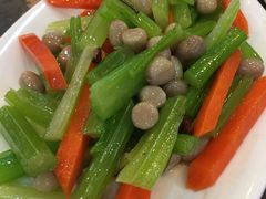 芹菜呛花生米-张包铺(道外店)