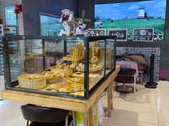 面包甜点陈列柜-熊叔熊婶面包房(团结湖店)