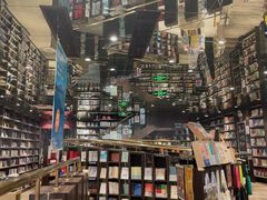 -钟书阁(群光广场店)