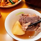 土豆的粉糯甜，龙骨的肉鲜香