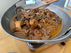 小鸡炖蘑菇-关东小磨东北菜(上海长风大悦城店)