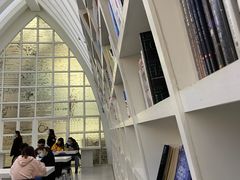 -钟书阁(松江泰晤士小镇店)