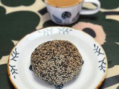 黑芝麻麻薯面包-佐敦面包铺·JORDAN BAKERY