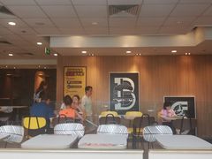 -麦当劳(杨林得来速店)
