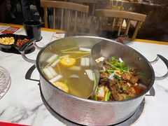 秘制鲜牛腩鸳鸯锅-今日炊牛·潮汕牛肉火锅(华采天地店)