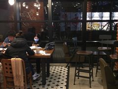 大堂-星巴克(上海虹桥新天地二店)