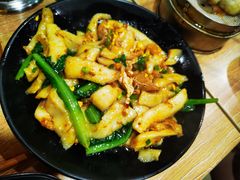 泡椒肉丝炒刀削-吃不亏特色包子(三峡广场店)