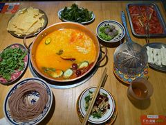 -洱火云南酸菜牛肉火锅(石景山当代商城店)