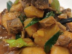 土豆牛腩-巴扎美食·新疆菜·西域歌舞表演餐厅(新疆大厦店)