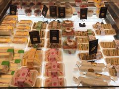 零售区-罗森尼娜(德思勤店)