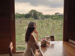 -Chom Cafe and Restaurant
