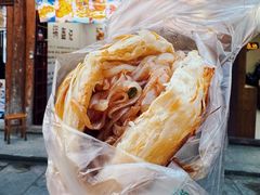 夹张飞牛肉凉粉-刘氏方酥锅盔(古城总店)